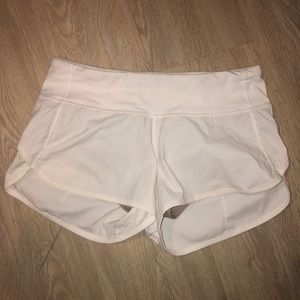 Lululemon Woman’s White Speed Up Shorts 2.5 Size 2